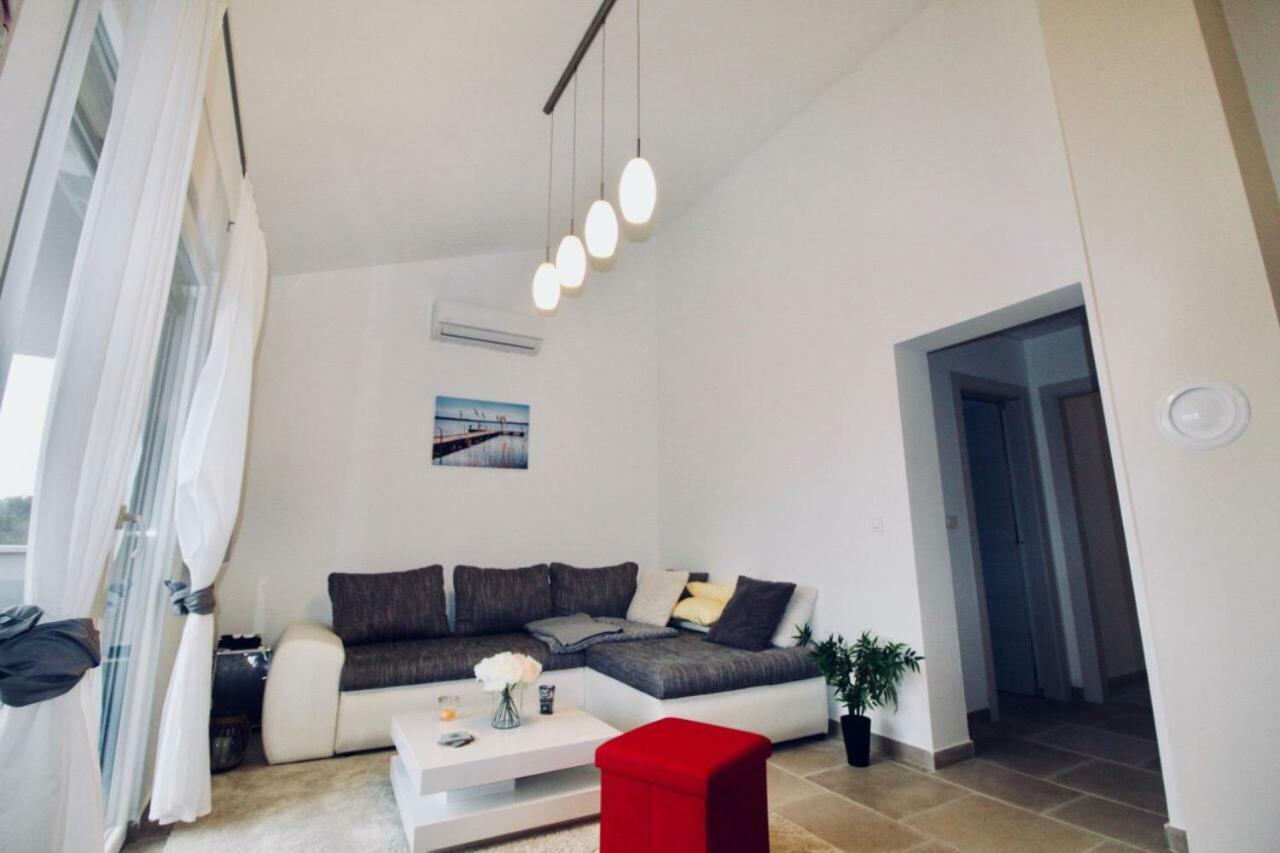 Apartments Ibis Čižići Εξωτερικό φωτογραφία